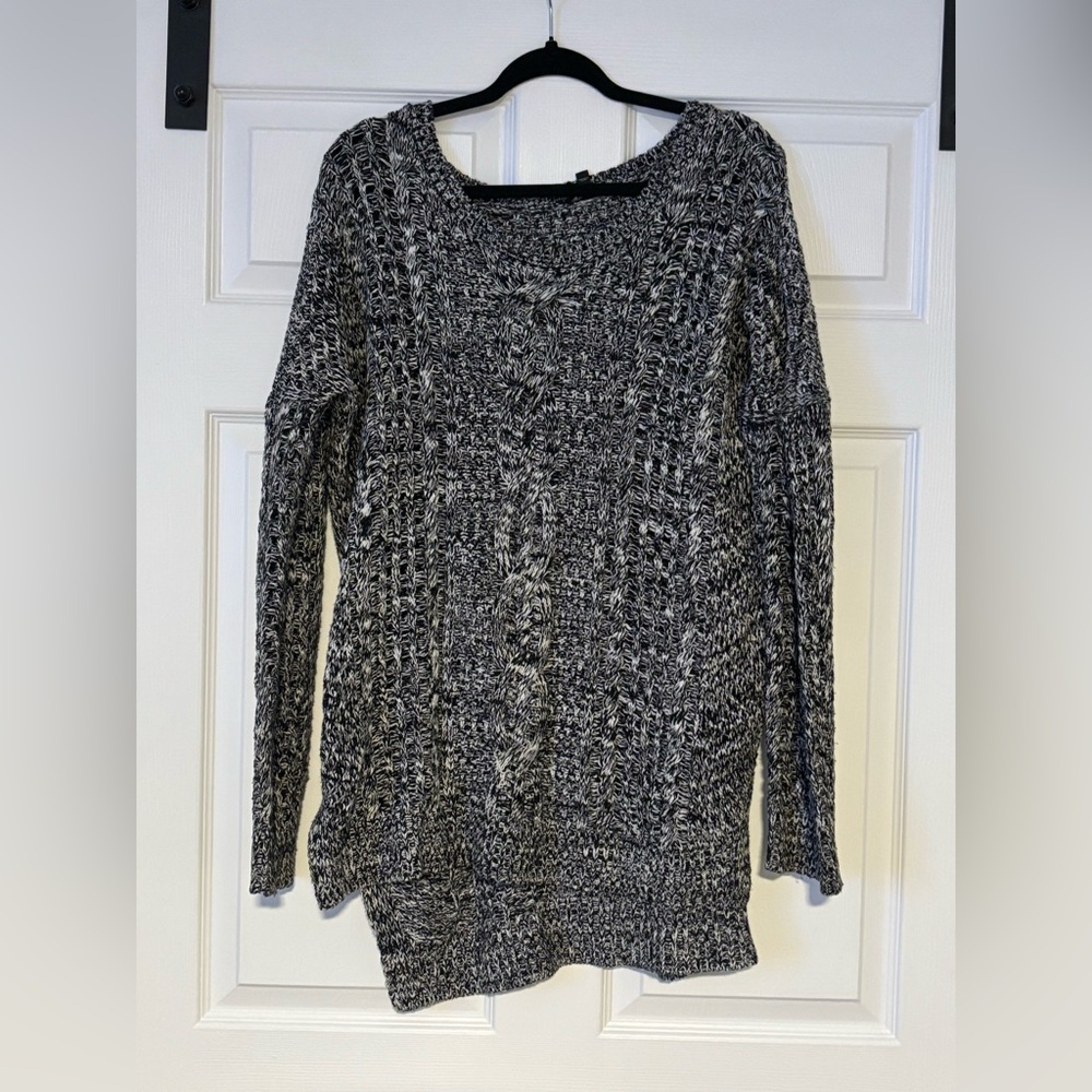 Express Sweater - Picture 2 of 3